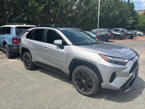 2022 Toyota RAV4 Hybrid SE