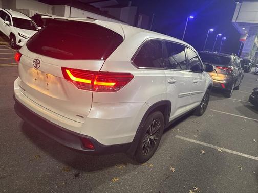 2019 Toyota Highlander LE