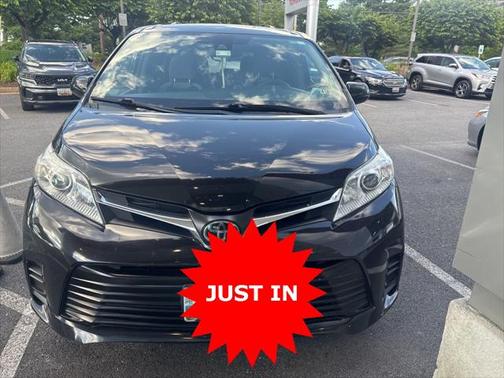 2018 Toyota Sienna LE