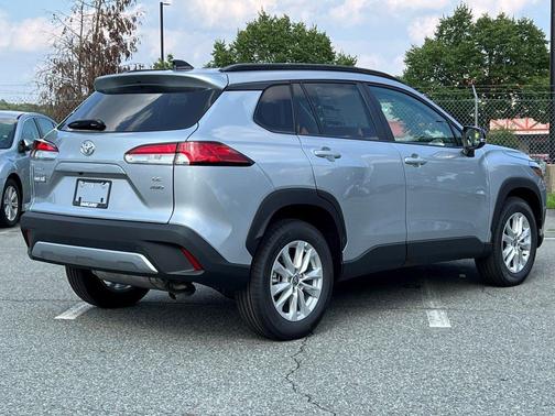 2025 Toyota Corolla Cross LE