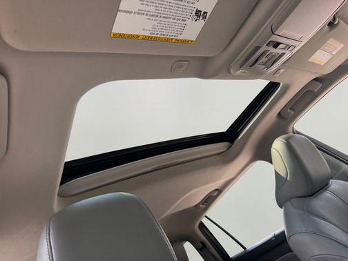 Magnetic Gray Metallic 2025 Toyota Highlander Limited