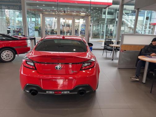 2024 Toyota GR86 Premium