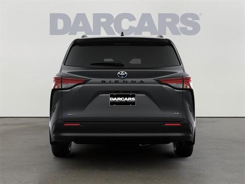 2025 Toyota Sienna LE