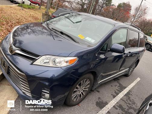 2020 Toyota Sienna XLE