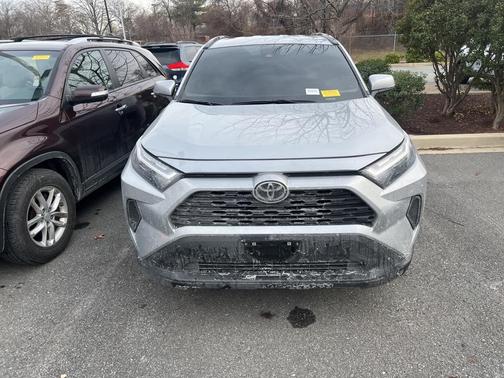 2025 Toyota RAV4 XLE