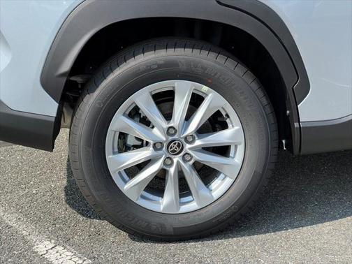 2025 Toyota Corolla Cross LE
