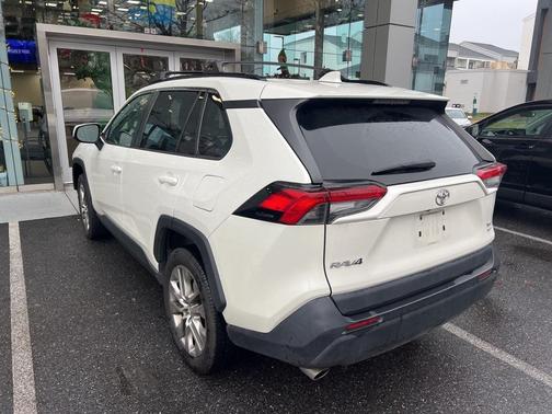 2021 Toyota RAV4 XLE Premium