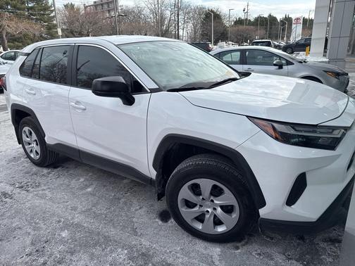 2025 Toyota RAV4 LE