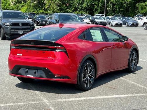 2025 Toyota Prius XLE