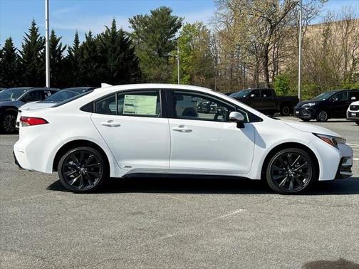 2025 Toyota Corolla Hybrid SE