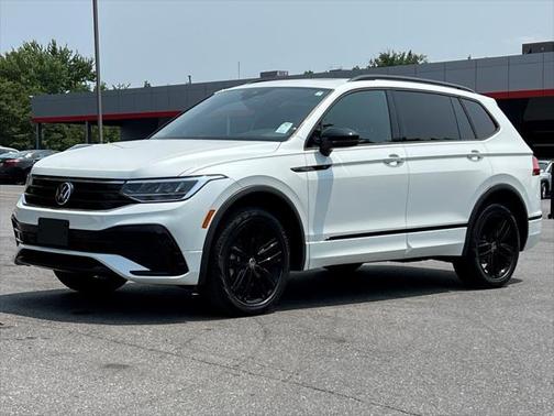 2022 Volkswagen Tiguan 2.0T SE R-Line Black 4MOTION