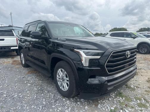 2025 Toyota Sequoia SR5