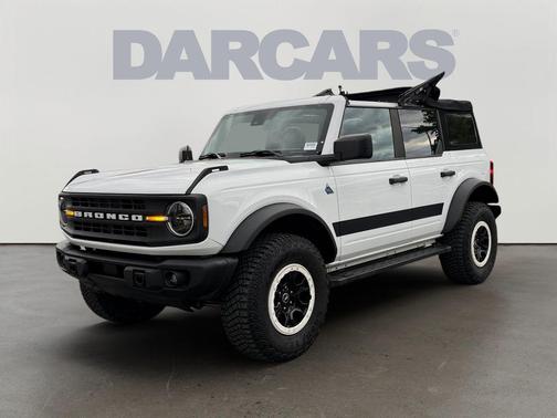 Oxford White 2022 Ford Bronco Black Diamond