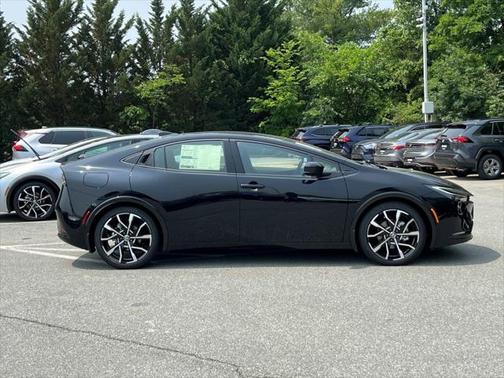 2025 Toyota Prius L