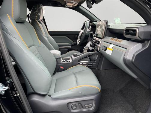 2025 Toyota 4Runner Hybrid Trailhunter