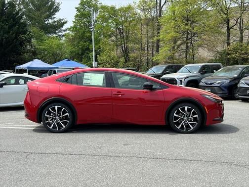 2025 Toyota Prius L