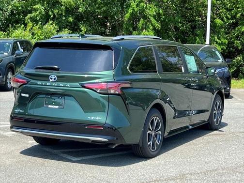 2025 Toyota Sienna Platinum 7 Passenger