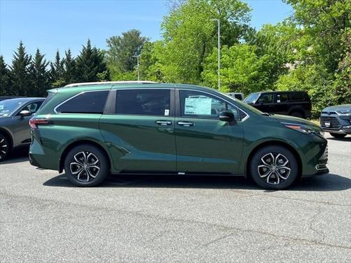 2025 Toyota Sienna Platinum 7 Passenger