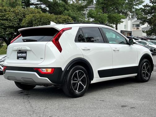 2024 Kia Niro LX