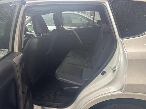 2017 Toyota RAV4 Platinum