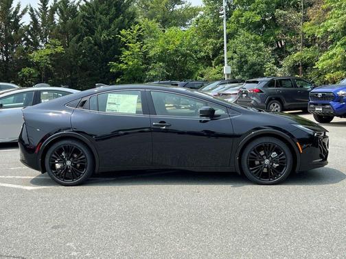 2025 Toyota Prius L