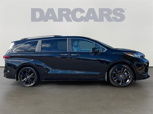 2023 Toyota Sienna XSE 7 Passenger