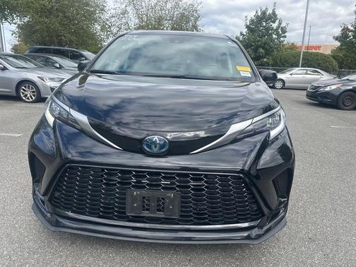 2023 Toyota Sienna XSE 7 Passenger