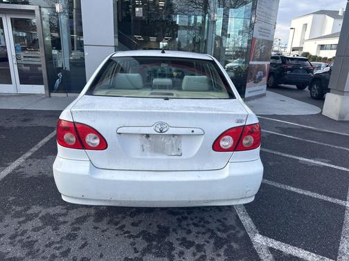 2005 Toyota Corolla LE