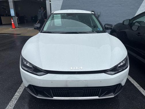 Snow White Pearl 2023 Kia EV6 Wind