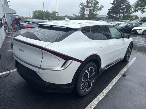 Snow White Pearl 2023 Kia EV6 Wind
