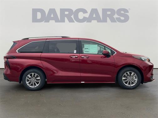 2025 Toyota Sienna XLE