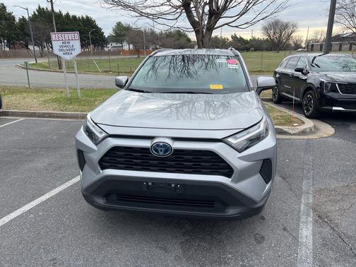 2024 Toyota RAV4 Hybrid XLE