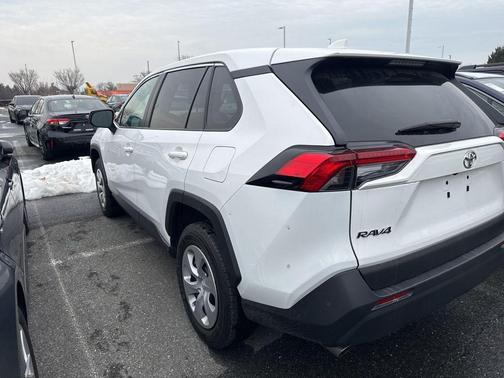 2024 Toyota RAV4 LE