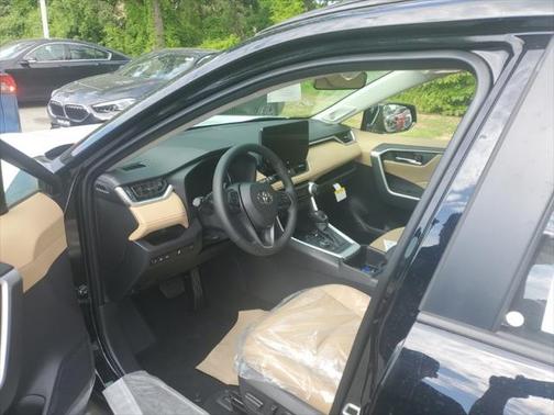 2025 Toyota RAV4 Hybrid XLE Premium