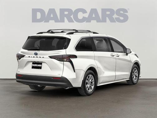 08x8 2026 Toyota Sienna LE