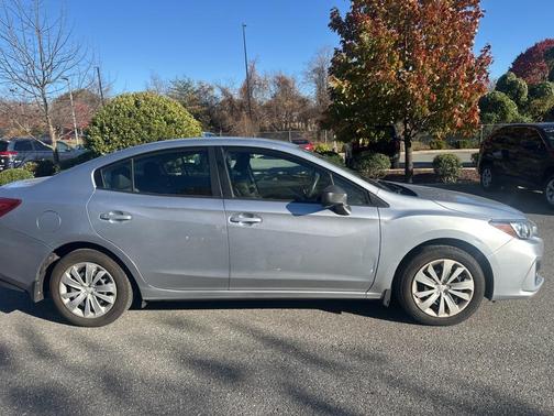 2019 Subaru Impreza 2.0i