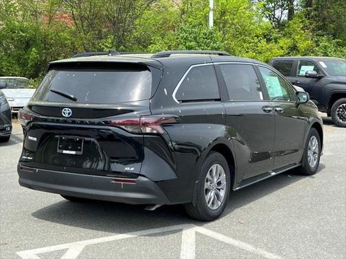 2025 Toyota Sienna XLE 7 Passenger