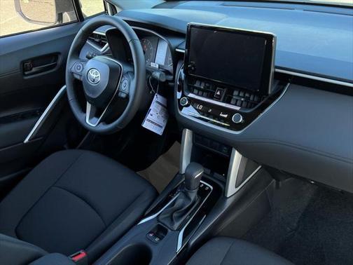 2025 Toyota Corolla Cross LE