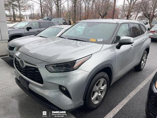2022 Toyota Highlander LE