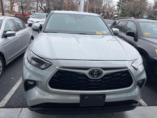 2022 Toyota Highlander LE