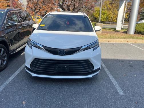 2021 Toyota Sienna LE