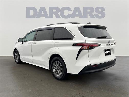 2021 Toyota Sienna LE