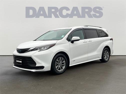 2021 Toyota Sienna LE