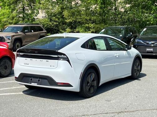 2025 Toyota Prius L