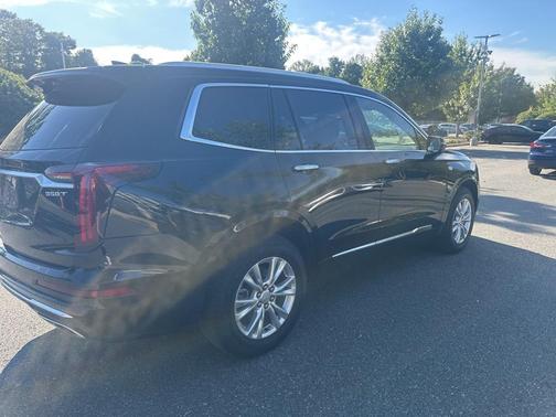 2025 Cadillac XT6 Luxury AWD