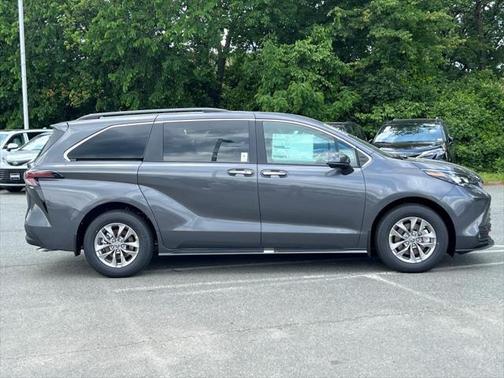 2025 Toyota Sienna XLE 7 Passenger