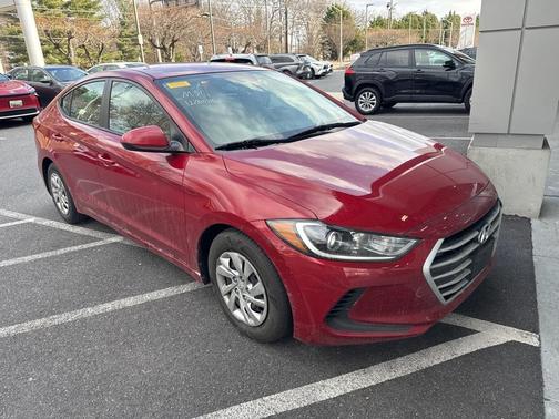 2017 Hyundai ELANTRA SE