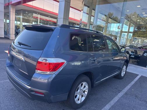 2011 Toyota Highlander SE