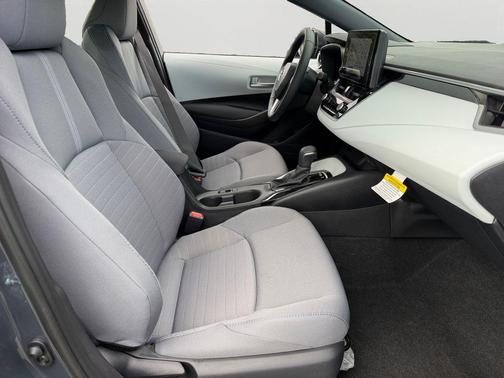 01l7 2026 Toyota Corolla SE