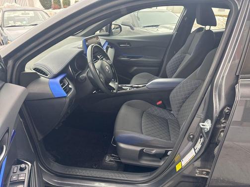 2021 Toyota C-HR XLE
